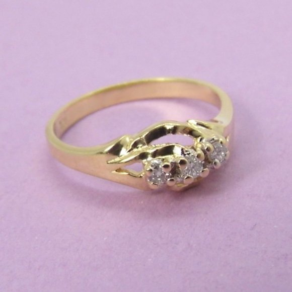 Jewelry - Diamond 3-st 10KY Gold Ring sz 6.5